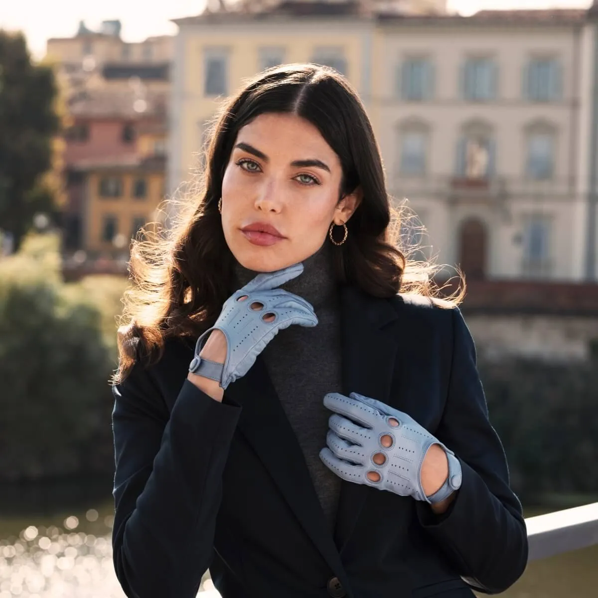 Alessa (sky) - classic Italian lambskin leather driving gloves