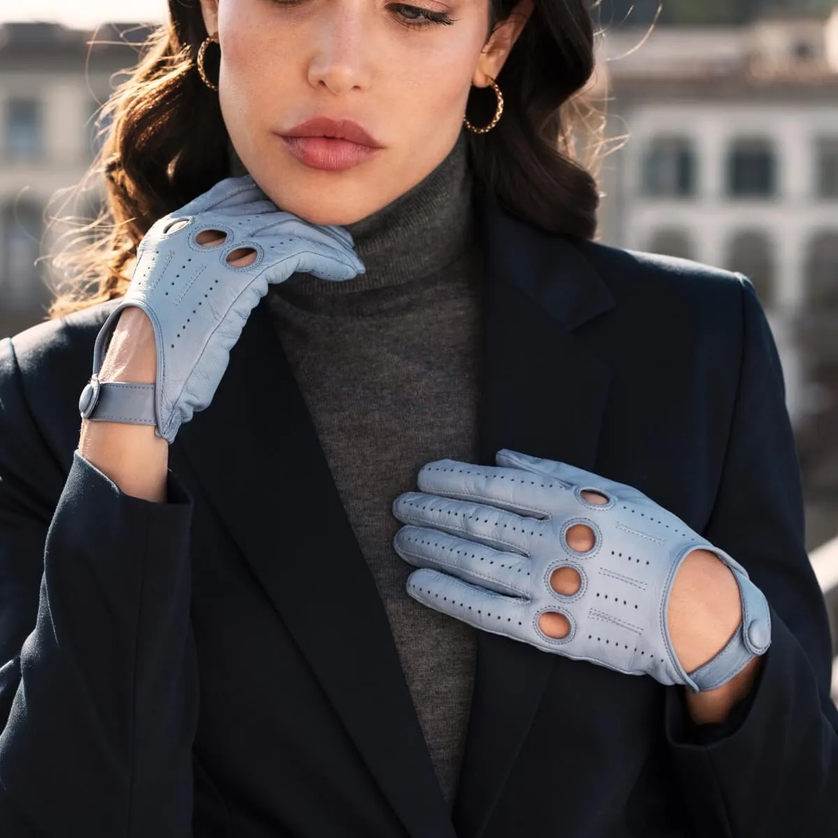 Alessa (sky) - classic Italian lambskin leather driving gloves