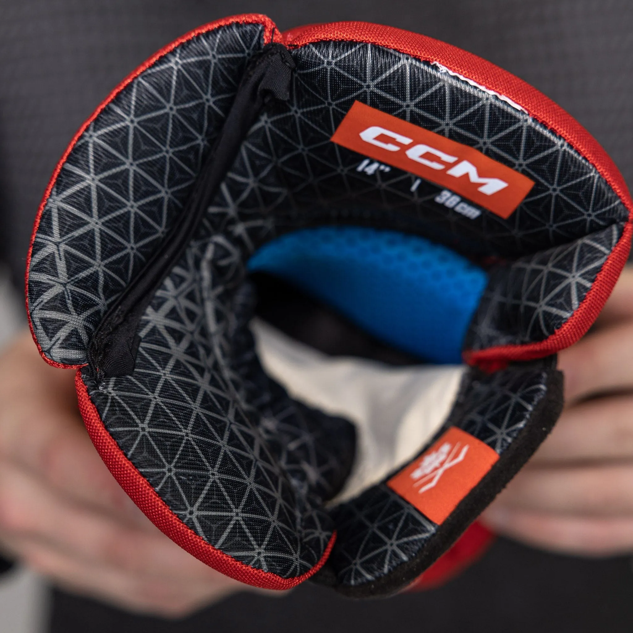 CCM Jetspeed FT6 Junior Hockey Gloves
