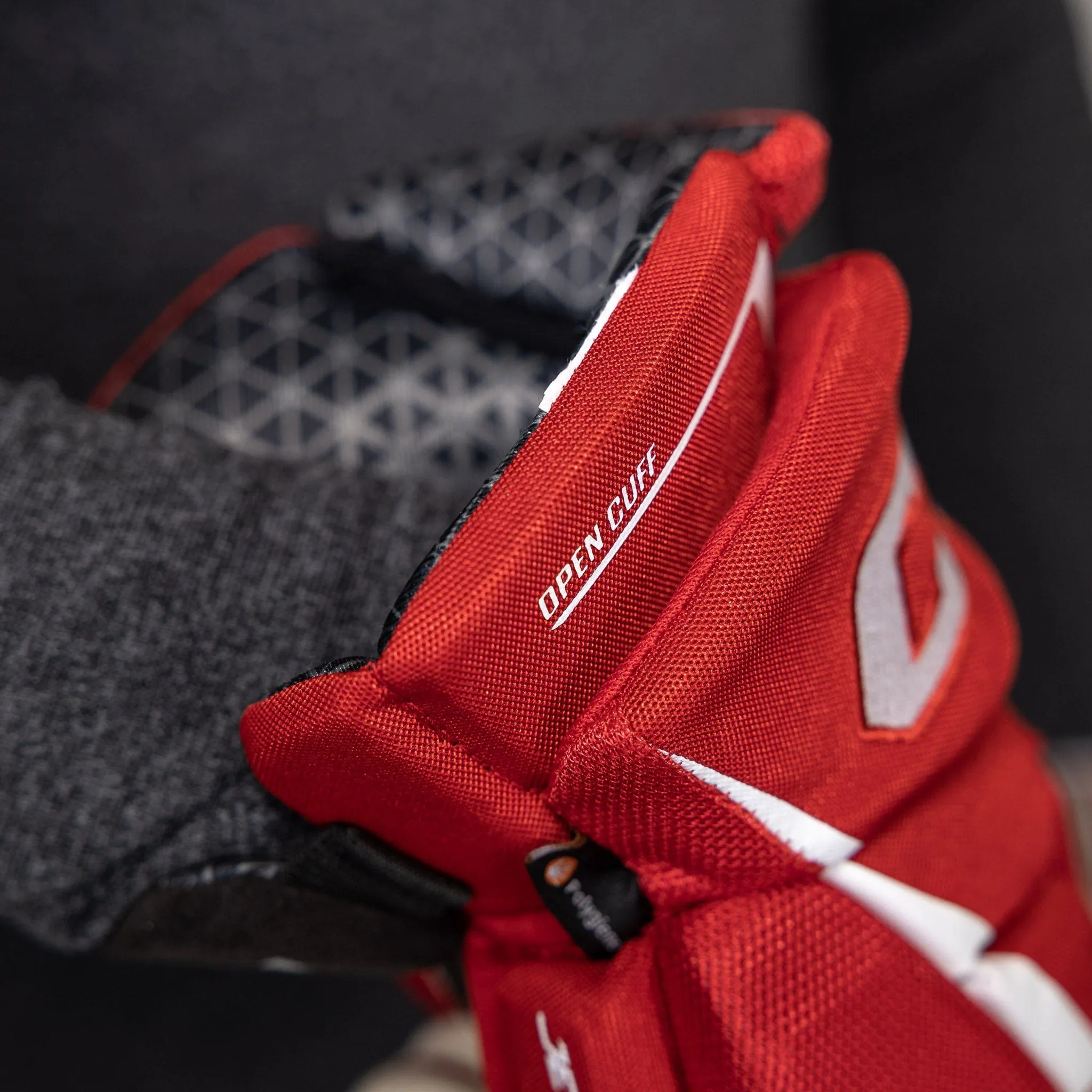 CCM Jetspeed FT6 Junior Hockey Gloves