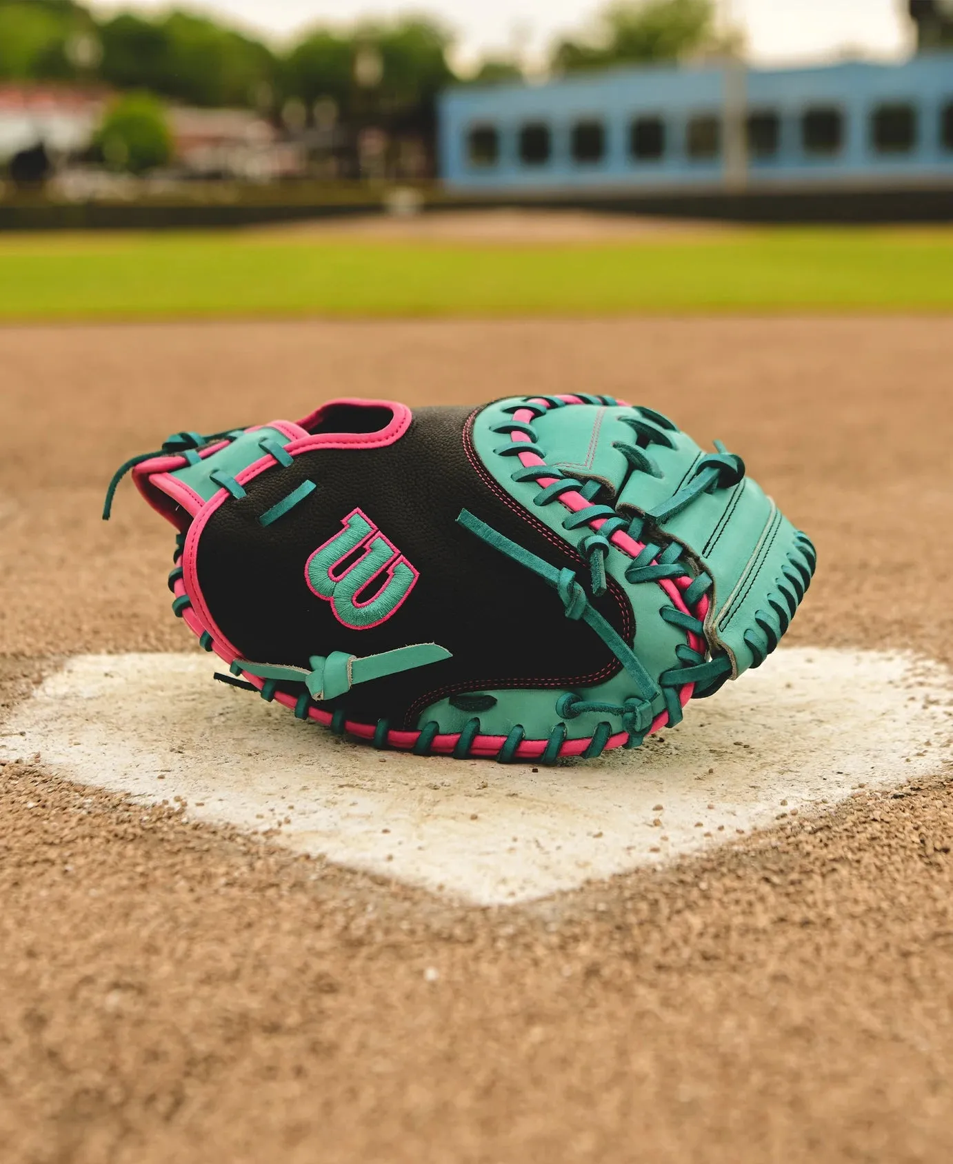 Fall 2024 A2000 CM33SS 33” Baseball Catcher’s Mitt