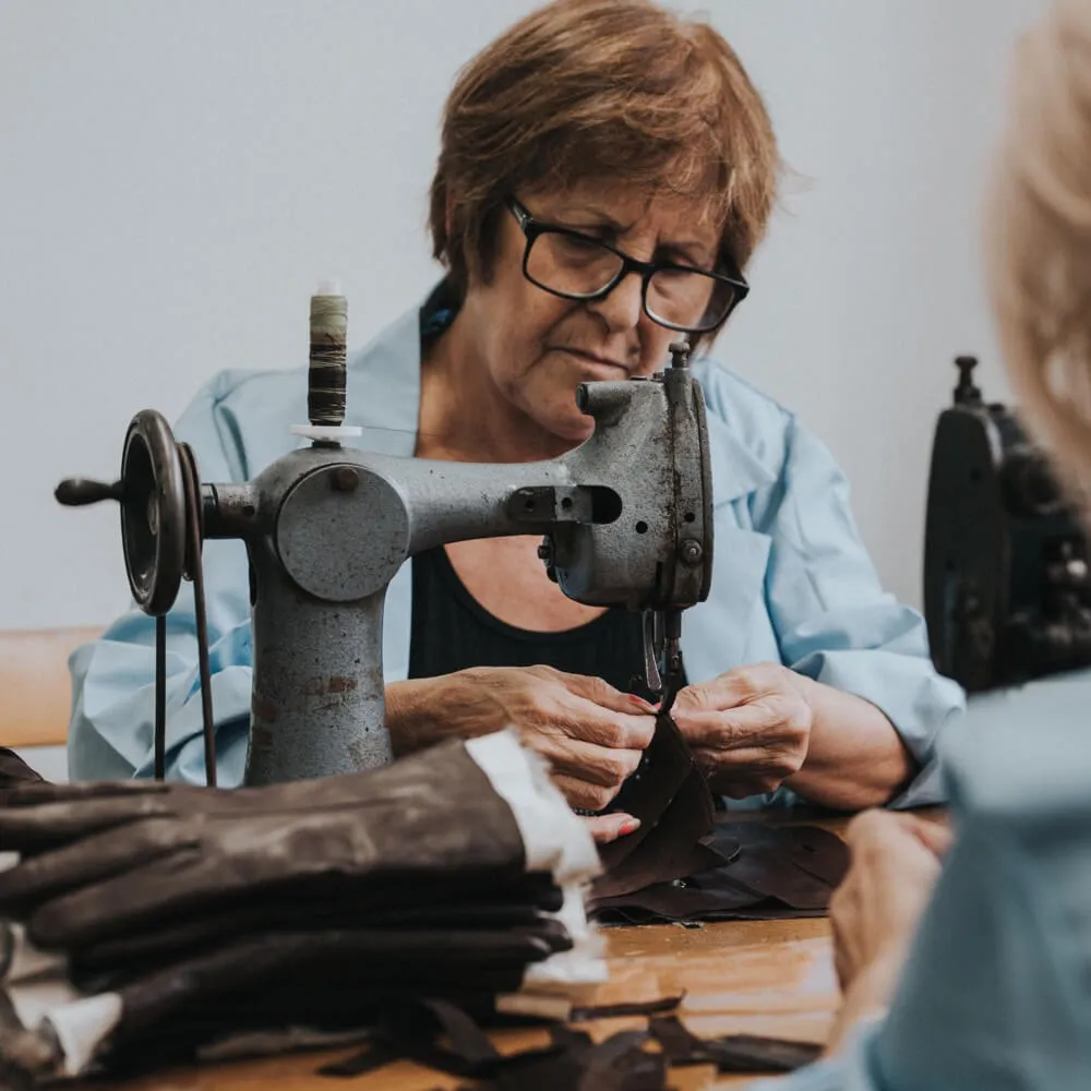Leonardo (brown) - Italian driving gloves made of American deerskin leather