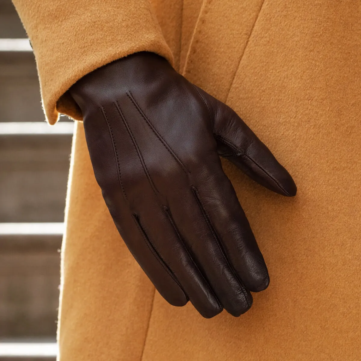 Marco (brown) - Italian lambskin leather gloves with white rabbit fur lining