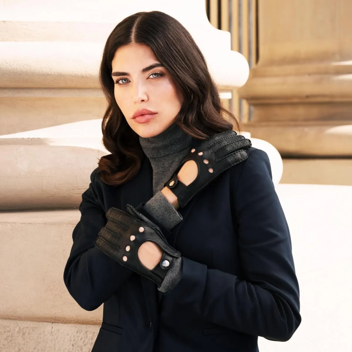 Maria (black) - Italian driving gloves made of American deerskin leather