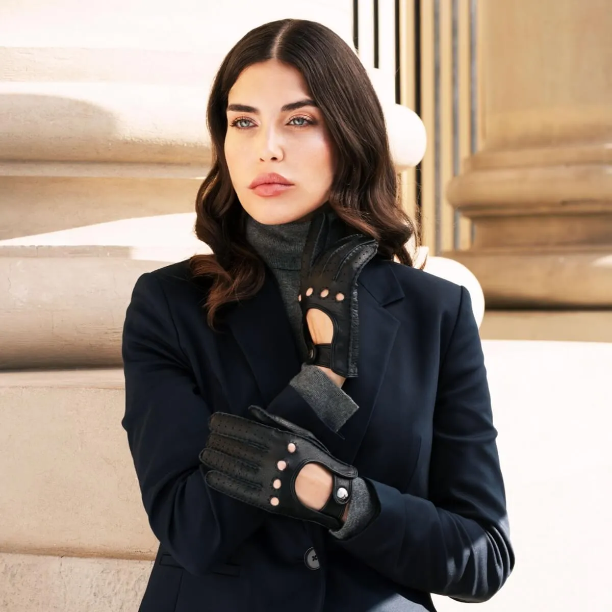 Maria (black) - Italian driving gloves made of American deerskin leather