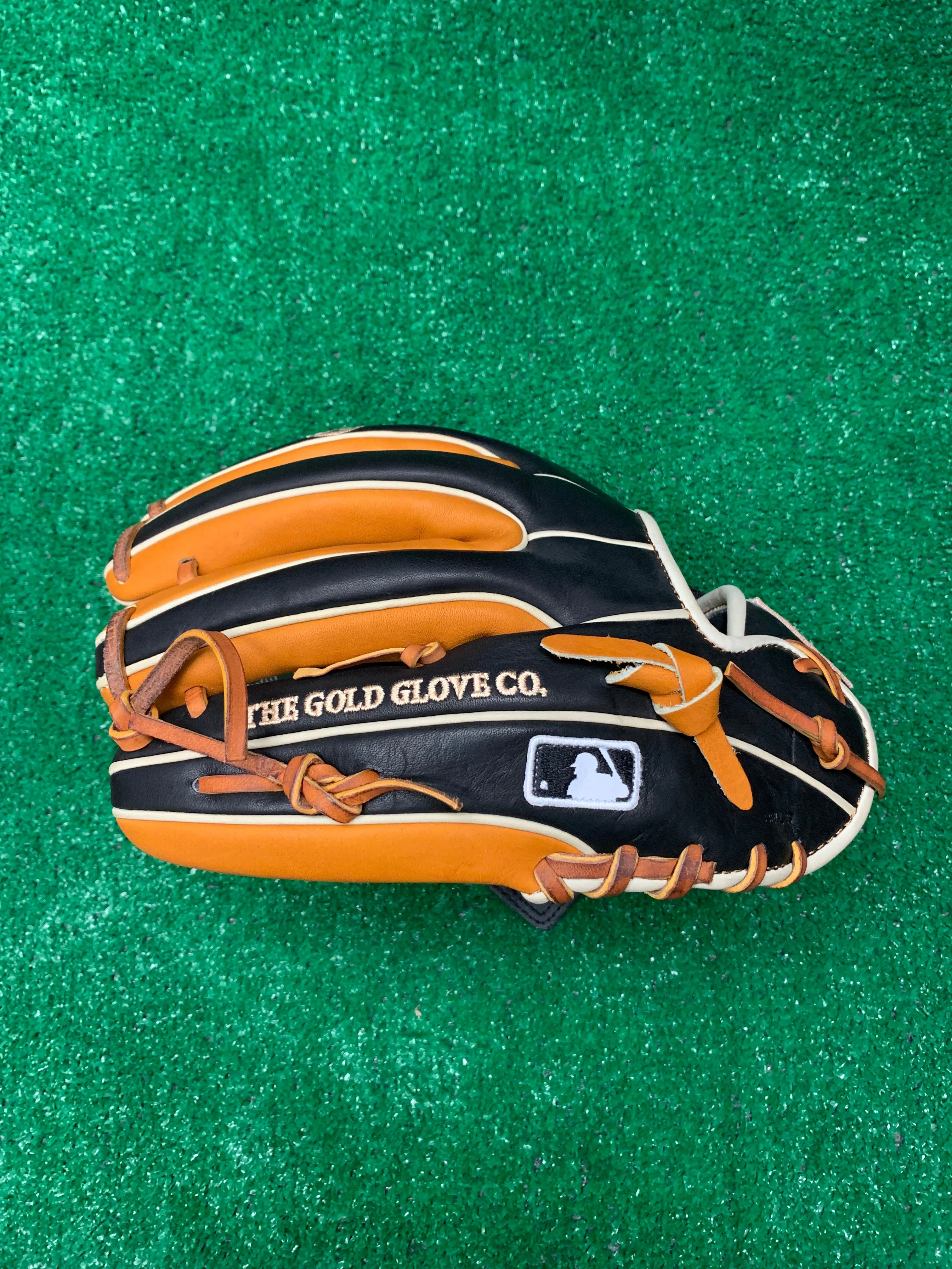 Rawlings Heart of the Hide February 2023 "Gold Glove Club" 11.5" Baseball Glove