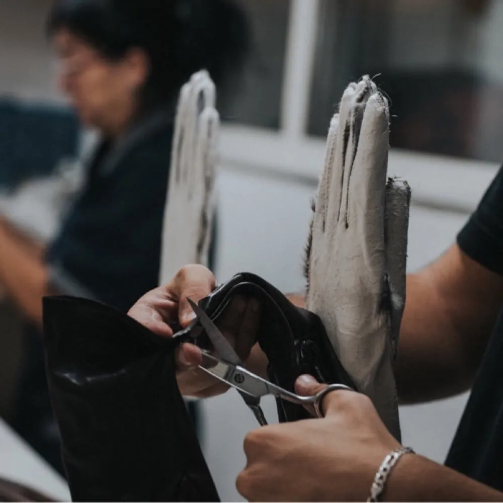 Sofia (dark brown) - Italian lambskin leather gloves with silk lining