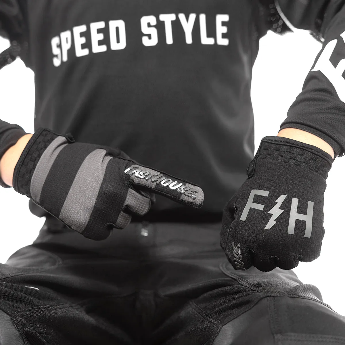 Speed Style Akin Youth Glove - Black/Gray