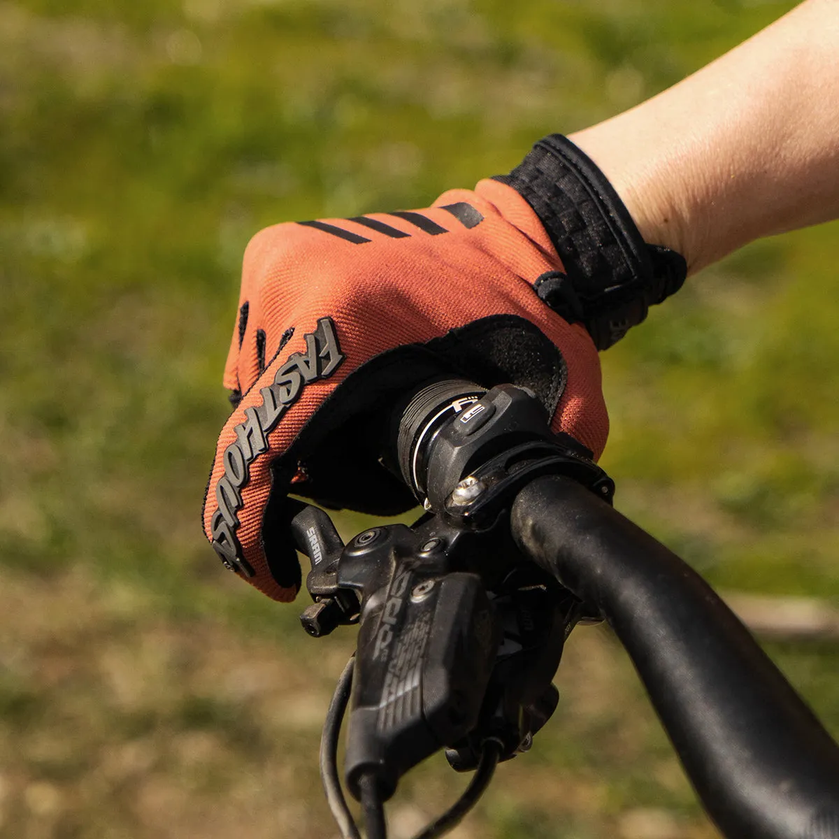 Speed Style Menace Glove - Mauve