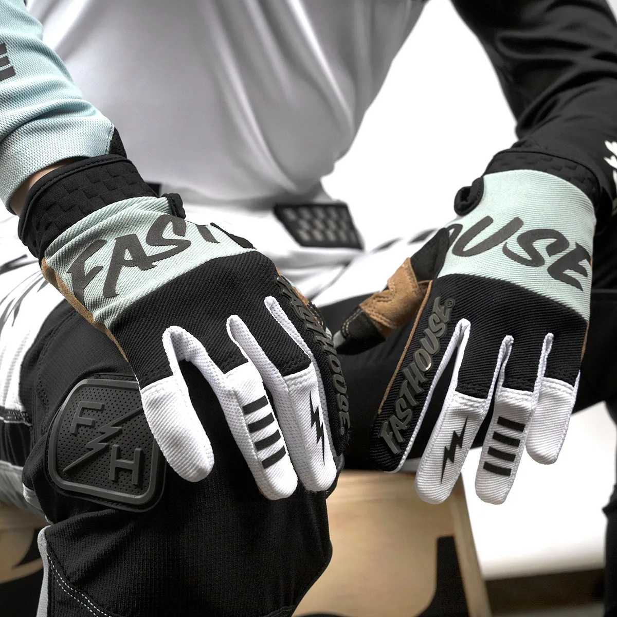 Speed Style Sector Glove - Skyline/Black