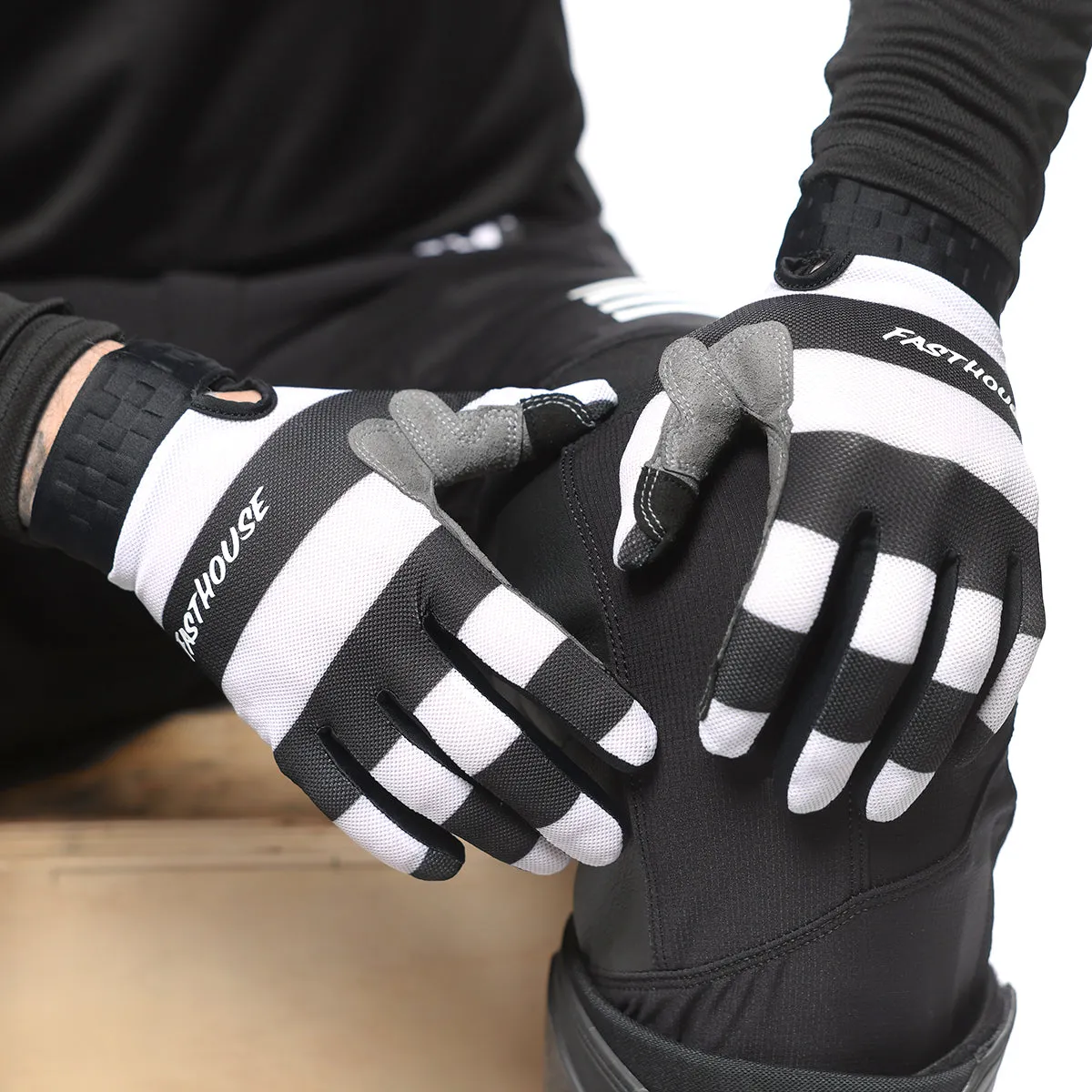 Vapor Jail Bird Glove - Black/White