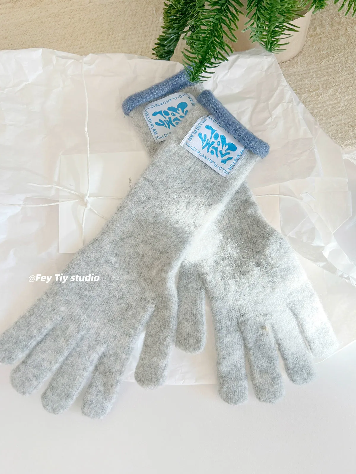 Wool Contrast Extended Touchscreen Gloves