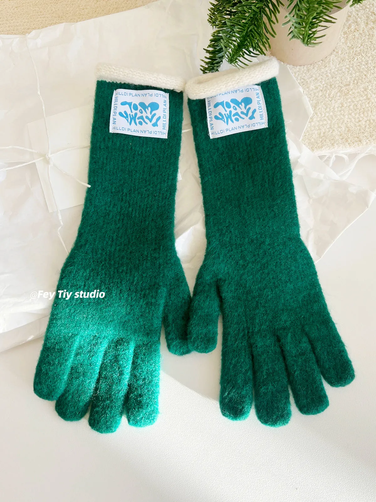 Wool Contrast Extended Touchscreen Gloves