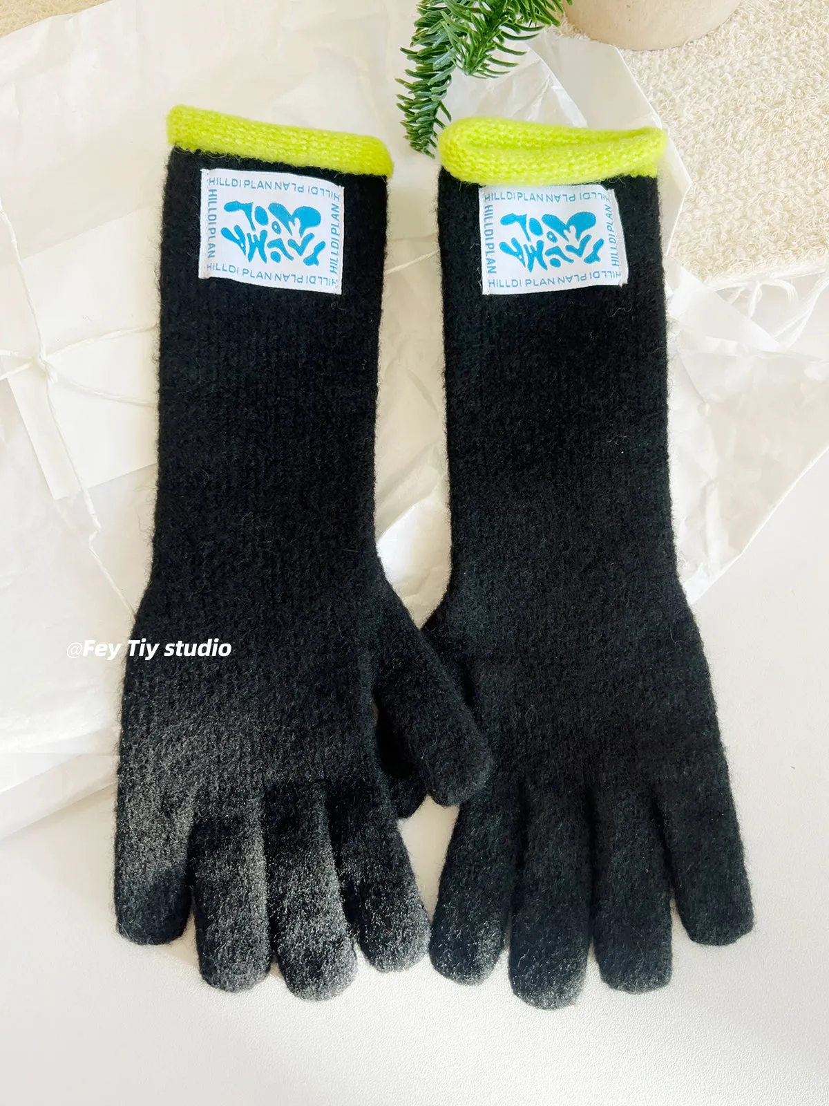 Wool Contrast Extended Touchscreen Gloves